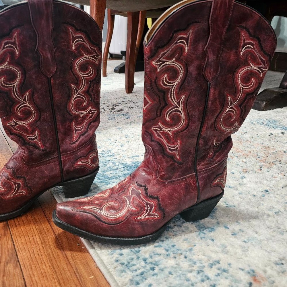 Corral teen cowboy boots red leather with embroidery